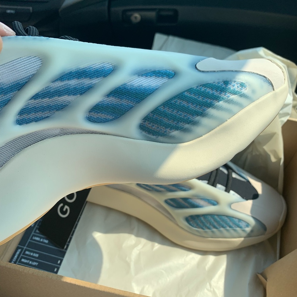 Yezzy 700 DEADSTOCK